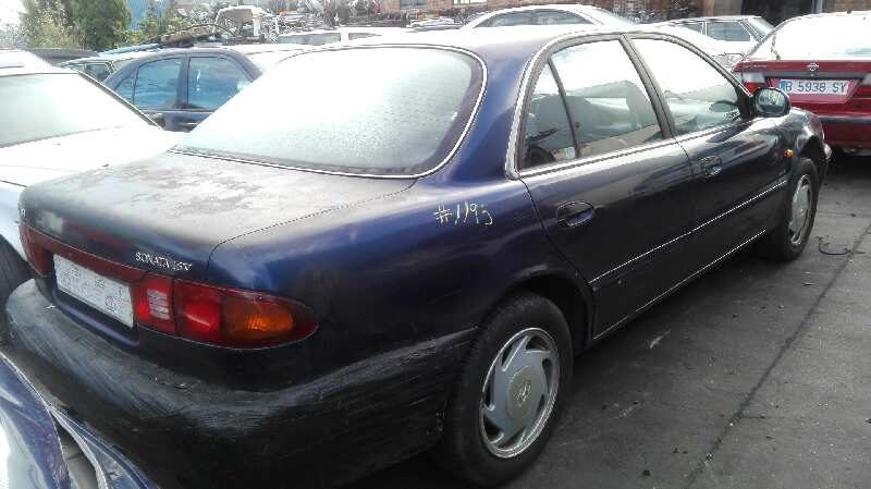 Hyundai Sonata (Y3) del que se desmontó esta pieza