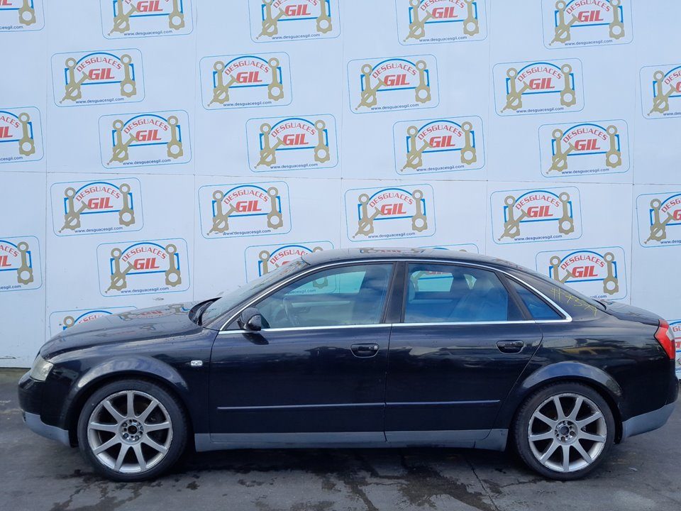 Audi A4 (8E) del que se desmontó esta pieza