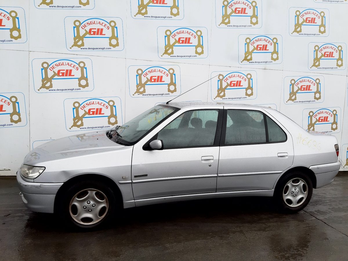 Peugeot 306 3/4/5 Puertas (S2) del que se desmontó esta pieza