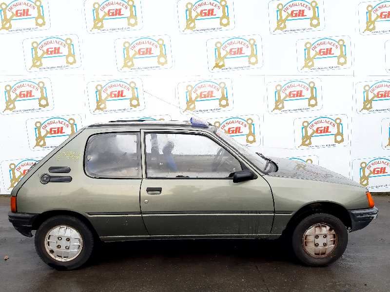 Peugeot 205 del que se desmontó esta pieza