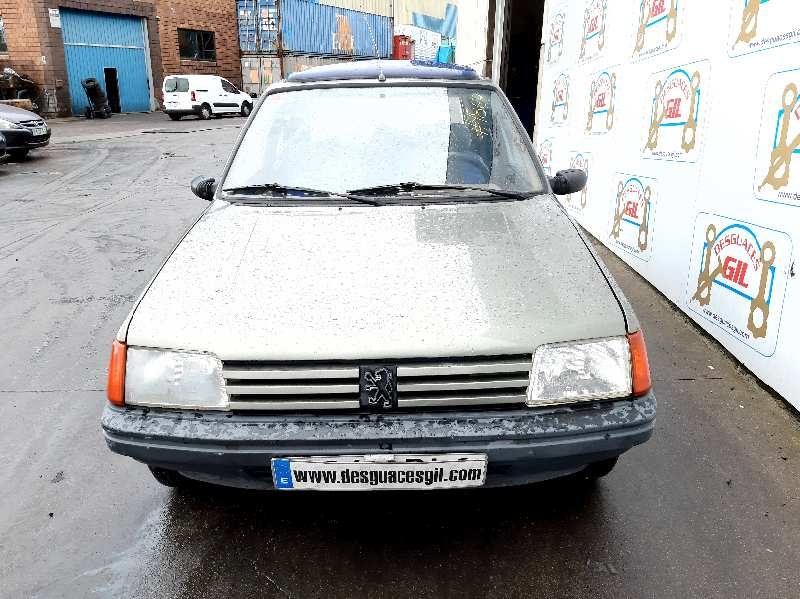 Peugeot 205 del que se desmontó esta pieza