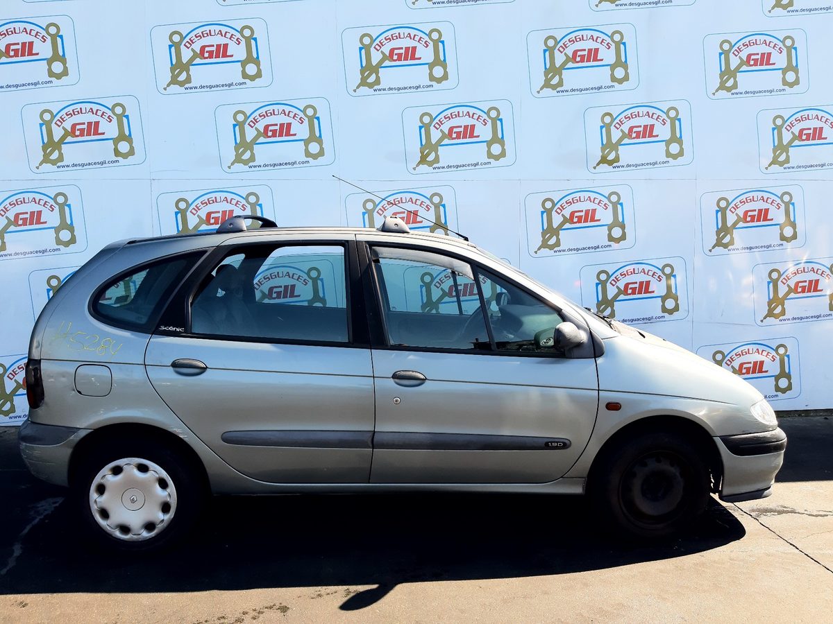 Renault Megane I Scenic (JA0) del que se desmontó esta pieza