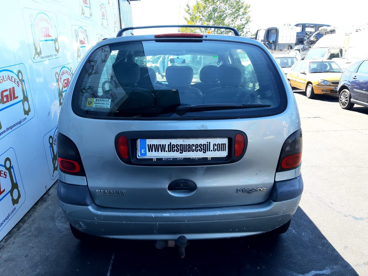 Renault Megane I Scenic (JA0) del que se desmontó esta pieza