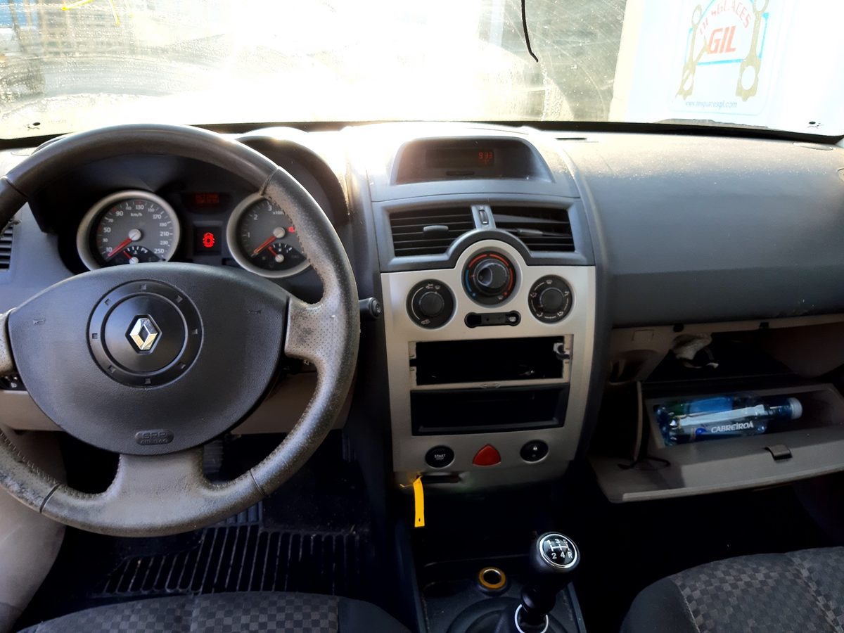 Renault Megane II 5p del que se desmontó esta pieza