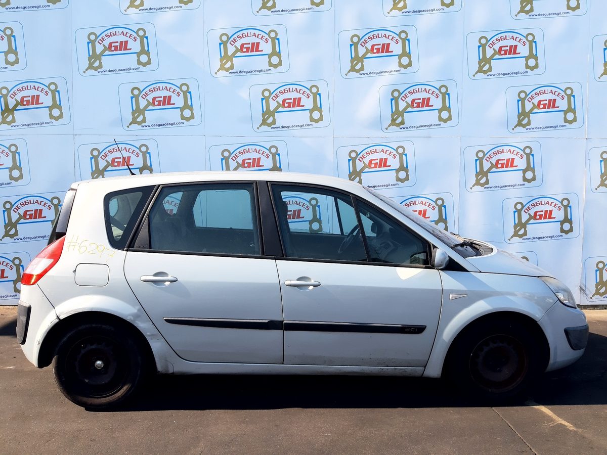 Renault Scenic II del que se desmontó esta pieza