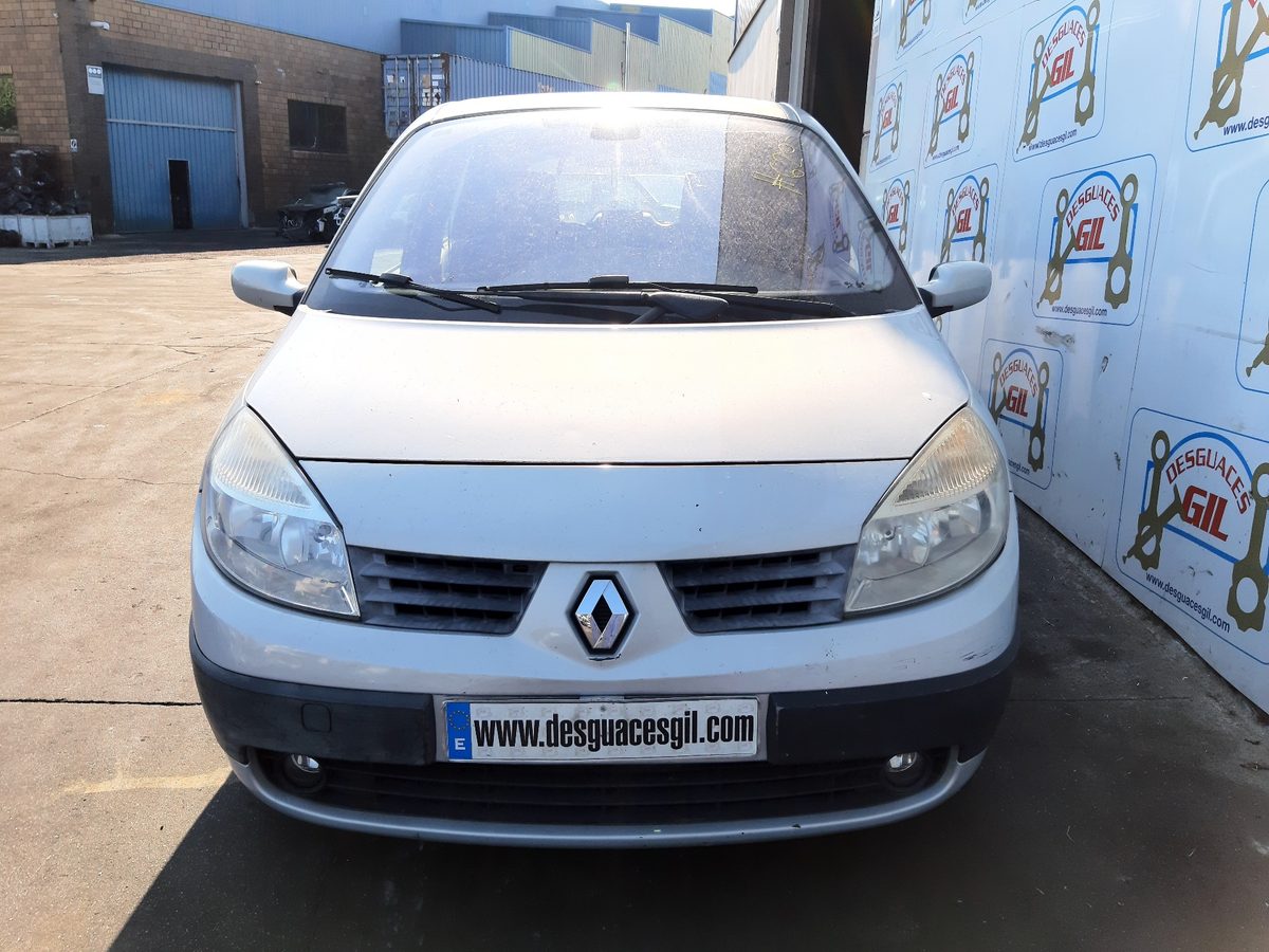 Renault Scenic II del que se desmontó esta pieza