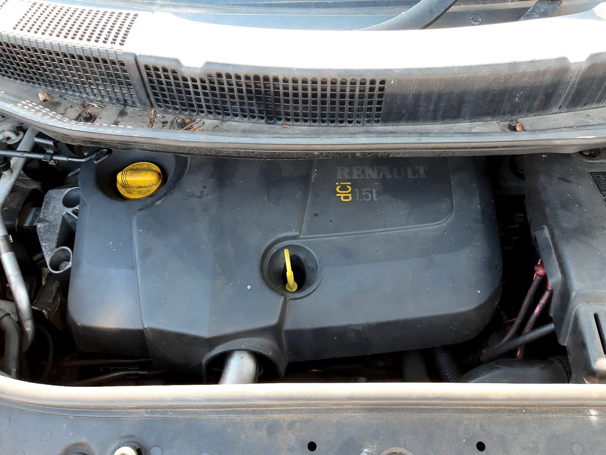Renault Scenic II del que se desmontó esta pieza