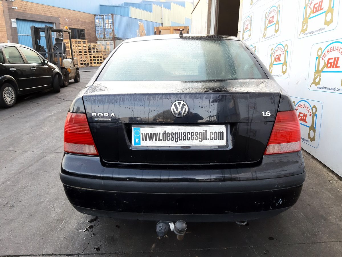 Volkswagen Bora (1J2) del que se desmontó esta pieza