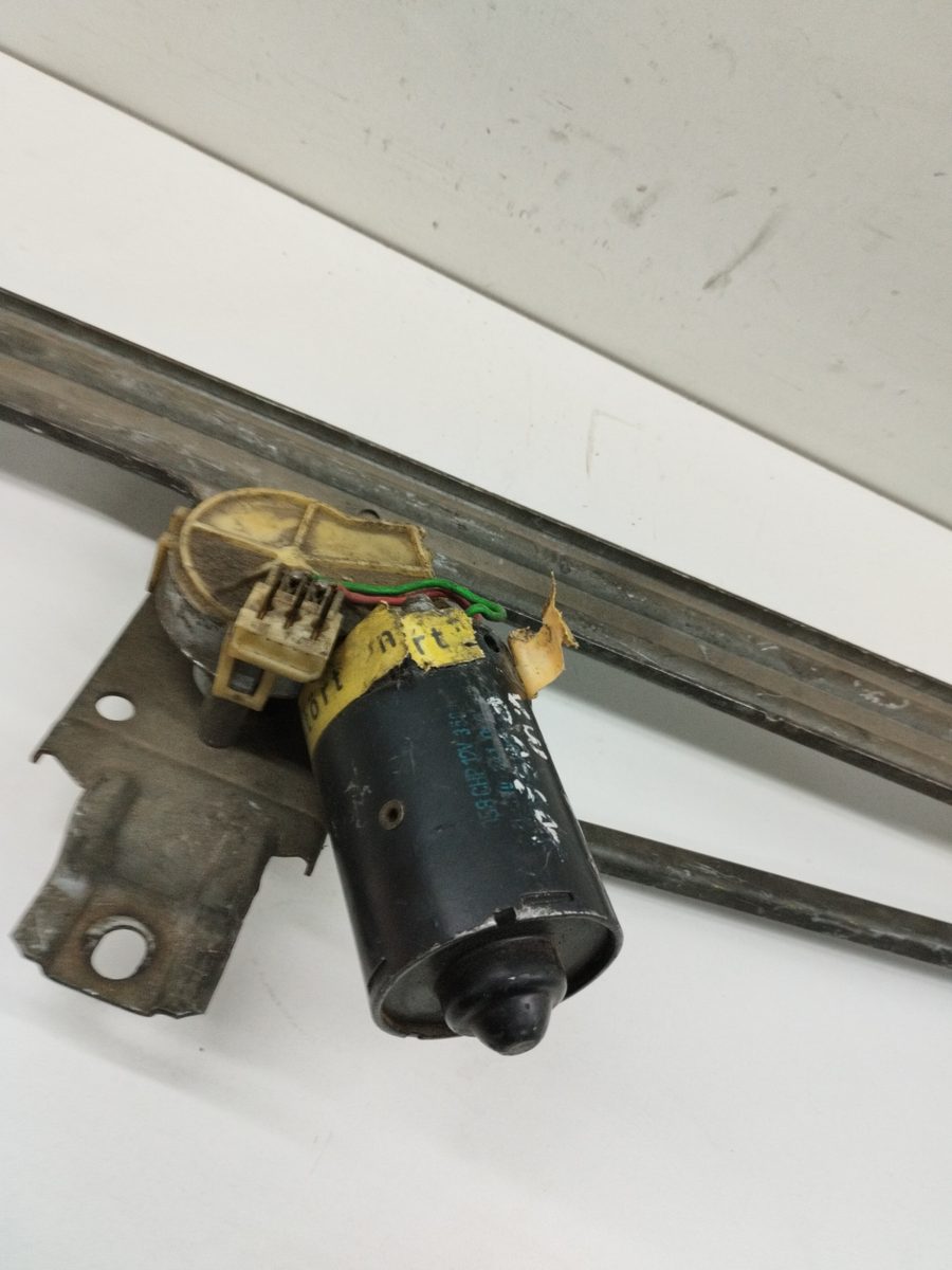 Motor Limpia Delantero Volkswagen Santana (327) desde 1981