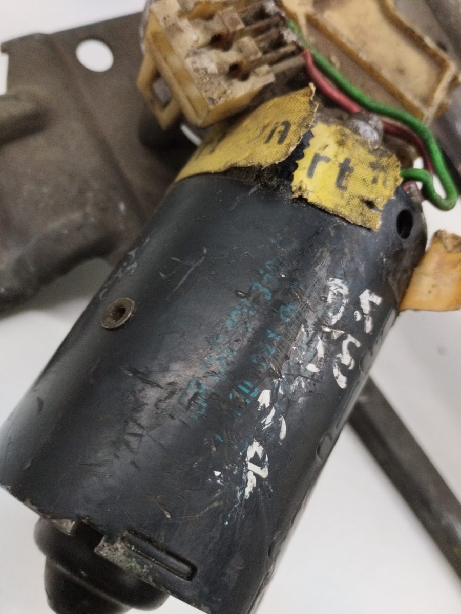 Motor Limpia Delantero Volkswagen Santana (327) desde 1981