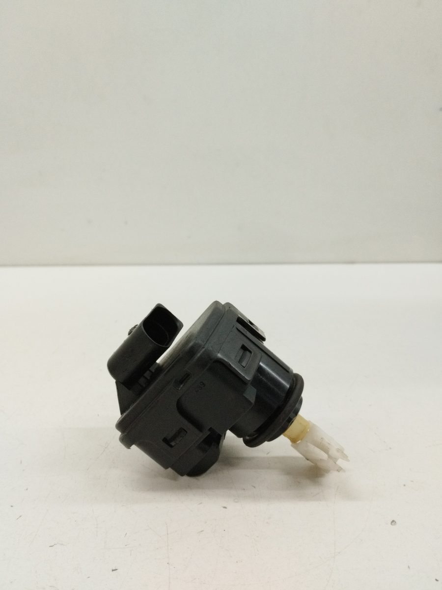 Motor Regulacion Faroles Audi A3 (8L) 1996-2003 1.9 TDI Ambiente 1.9L 96kW 8L0941295