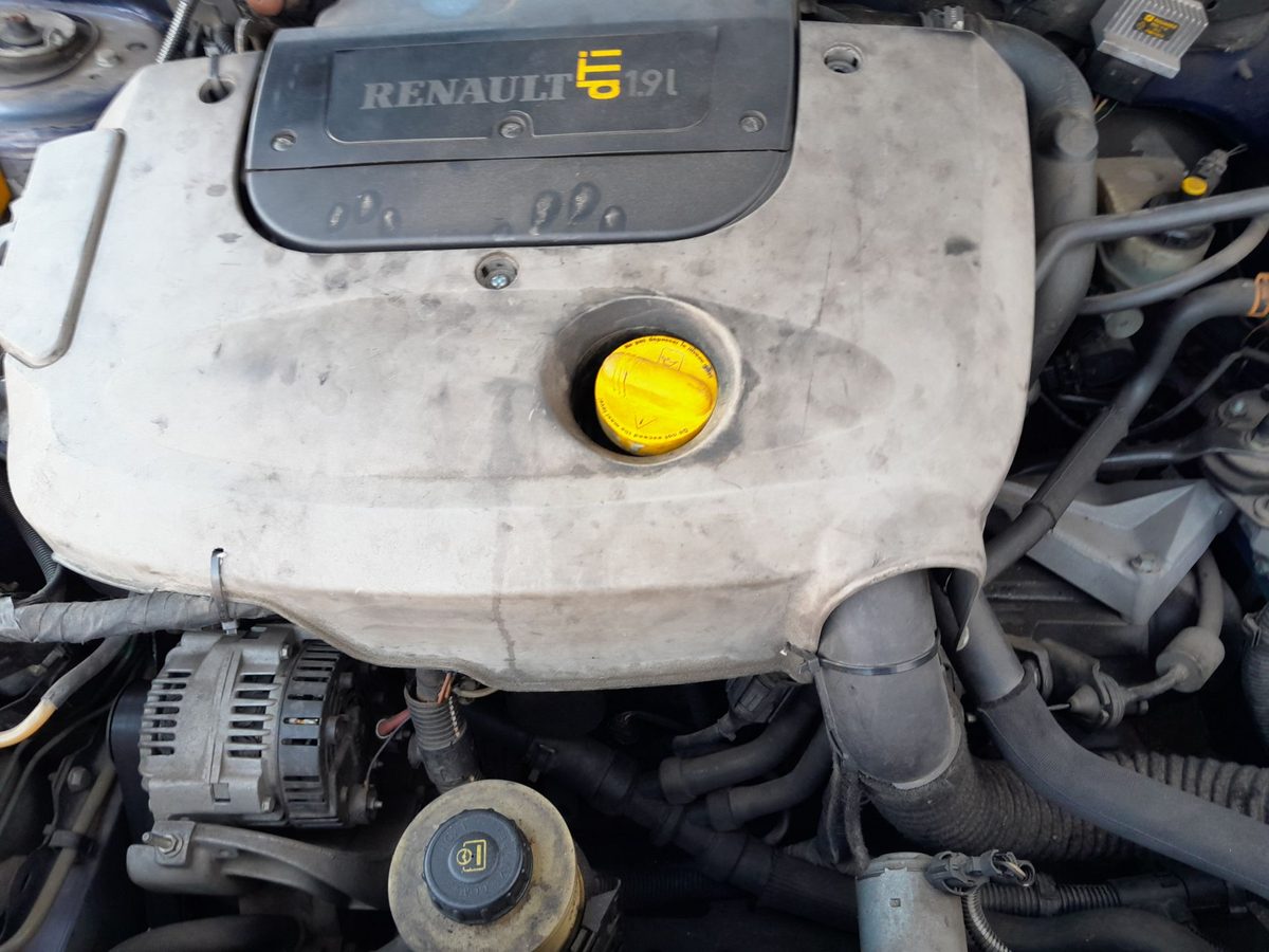 Renault Megane I Fase 2 (BA0) del que se desmontó esta pieza