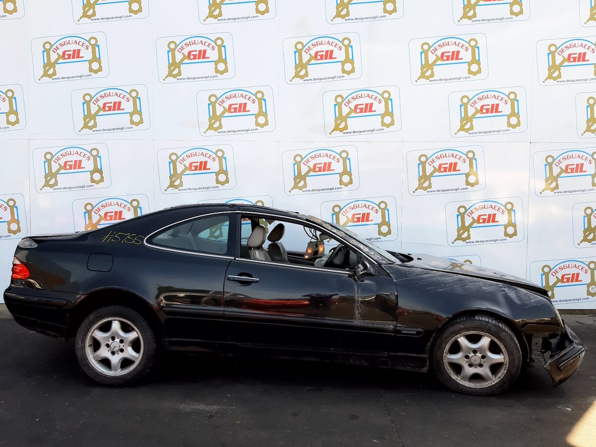Mercedes-Benz Clase Clk (W208) Coupe del que se desmontó esta pieza