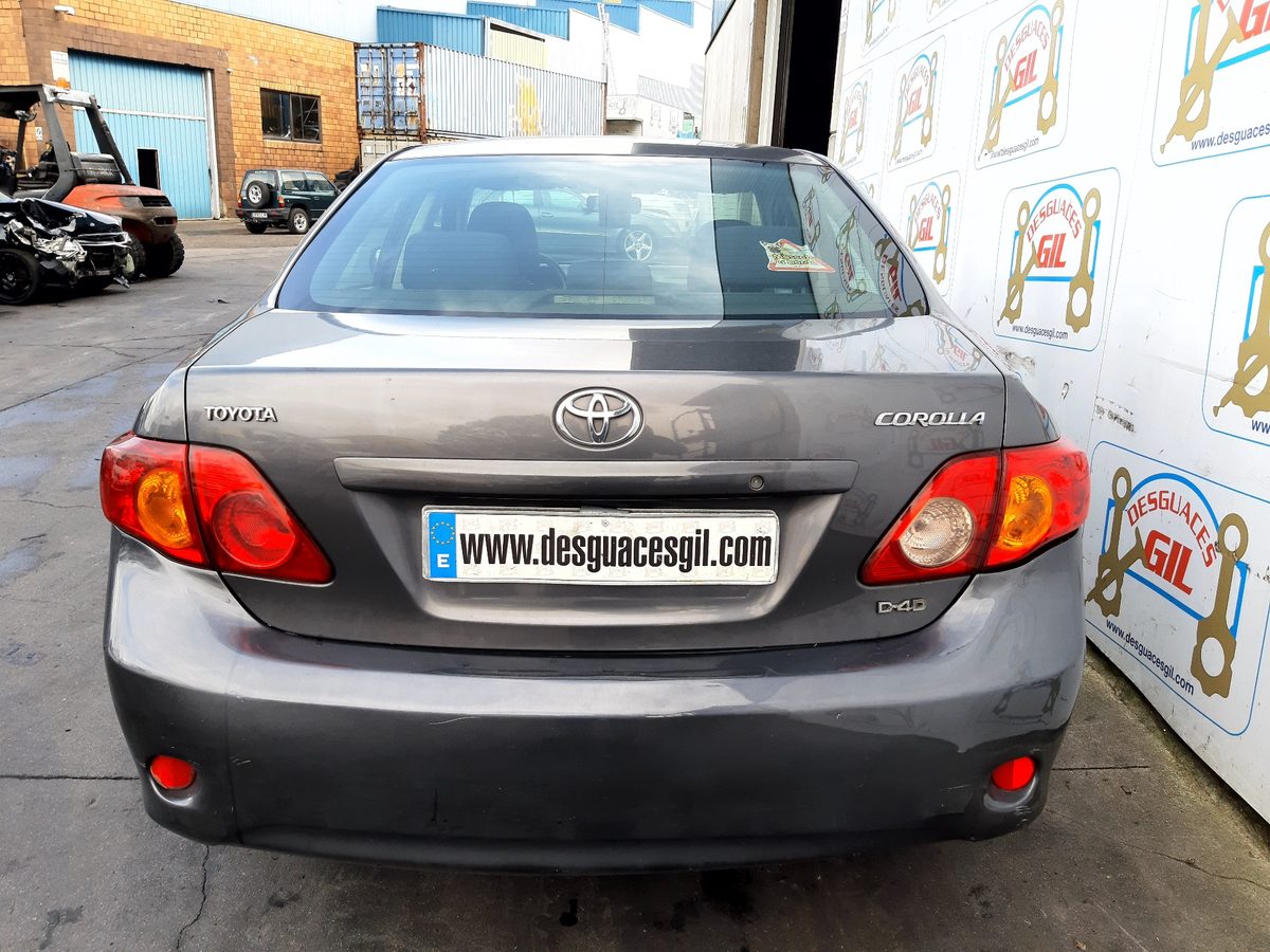 Toyota Corolla (E15) del que se desmontó esta pieza