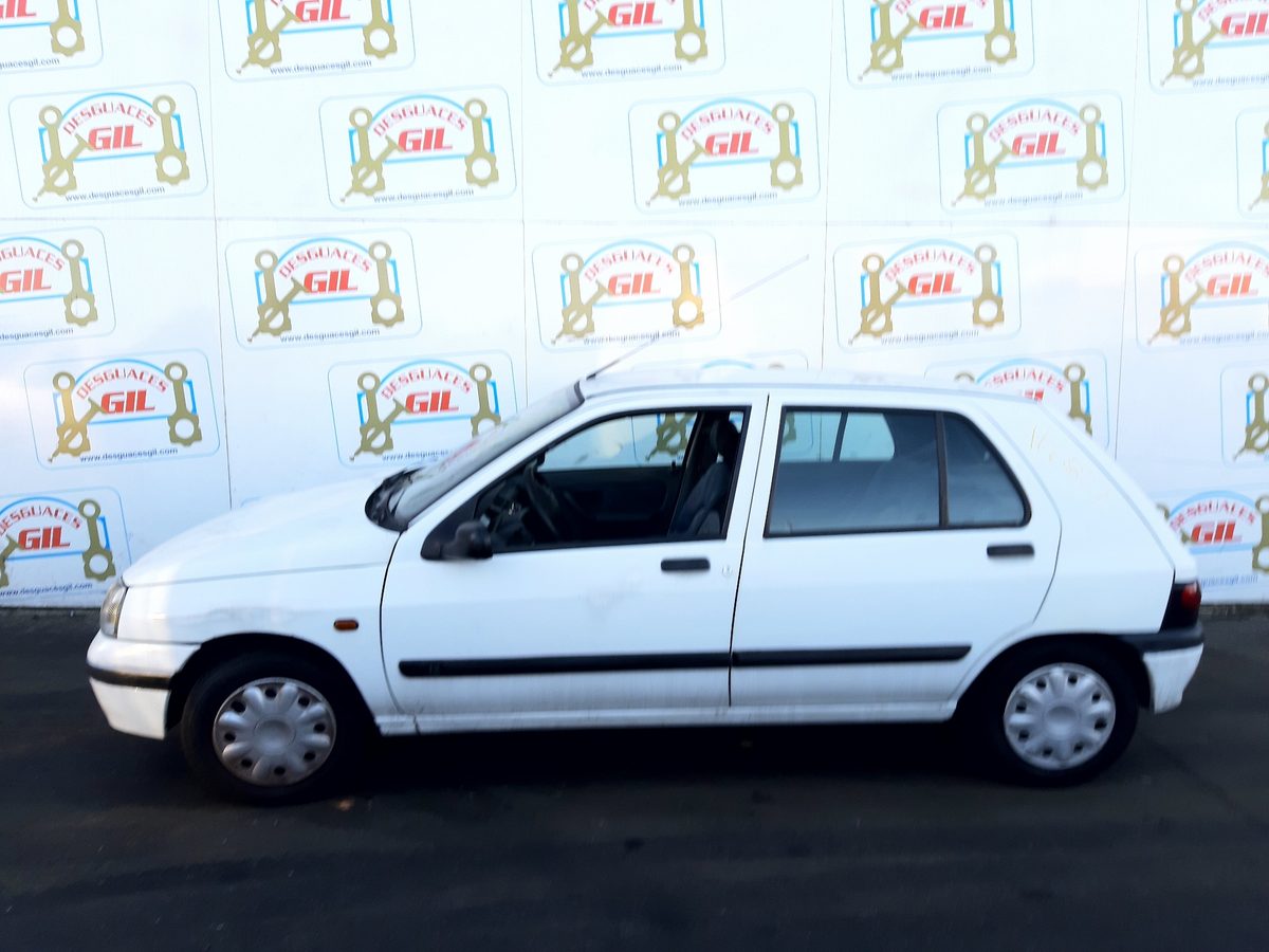 Renault Clio I Phase III del que se desmontó esta pieza