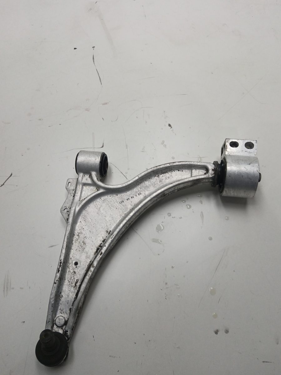 Parrilla De Suspension Inferior Delantera Derecha Chevrolet Cruze 2009-2014 LS 2.0L 92kW