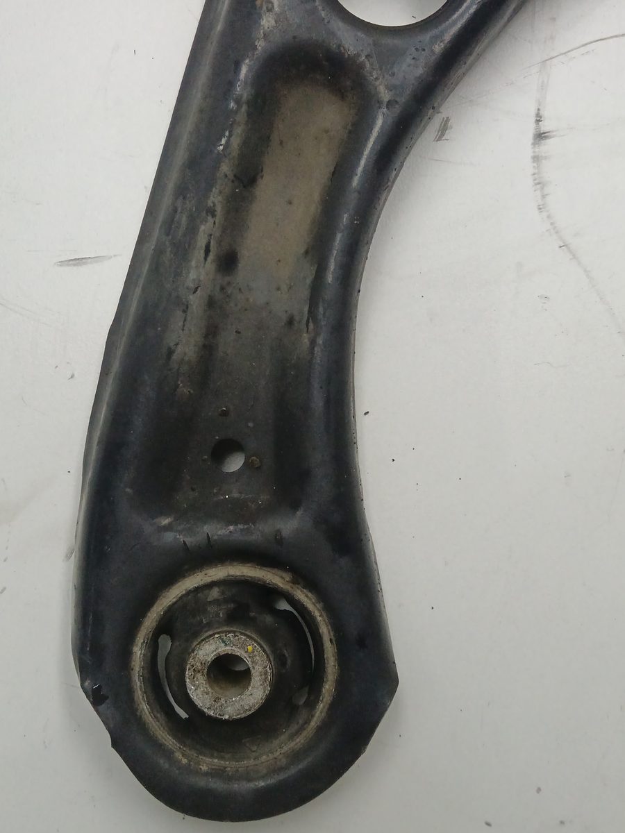 Parrilla de Suspension Inferior Delantera Derecha Volkswagen Up! (121) 2011-2016