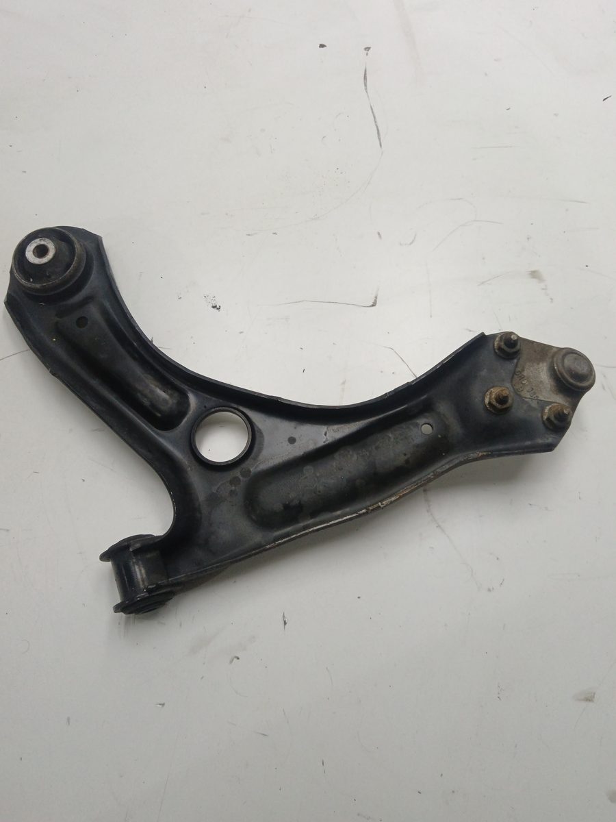 Parrilla de Suspension Inferior Delantera Derecha Volkswagen Up! (121) 2011-2016