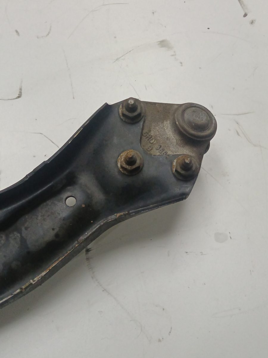 Parrilla de Suspension Inferior Delantera Derecha Volkswagen Up! (121) 2011-2016