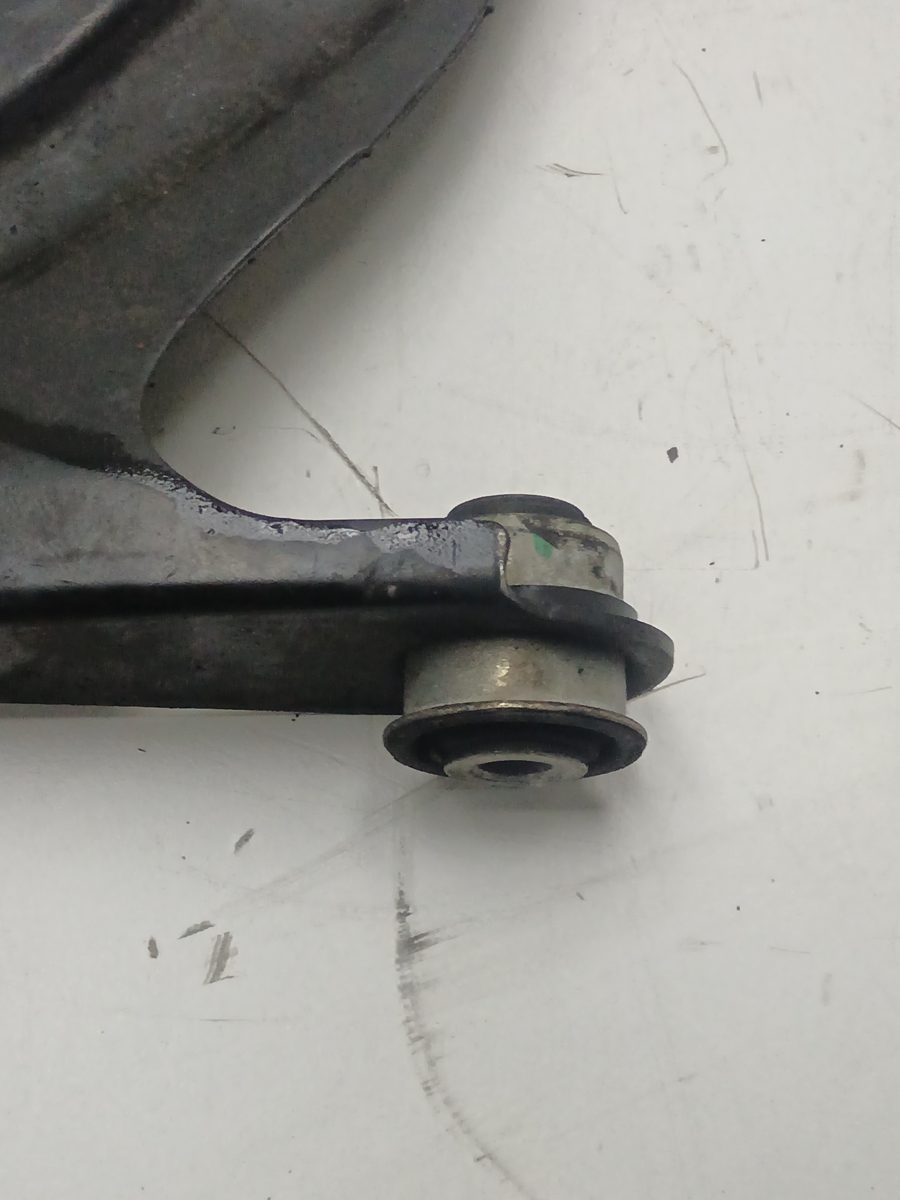 Parrilla de Suspension Inferior Delantera Izquierda Renault Kwid 2020-2026
