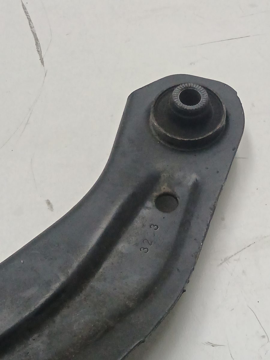 Parrilla de Suspension Inferior Delantera Izquierda Renault Kwid 2020-2026