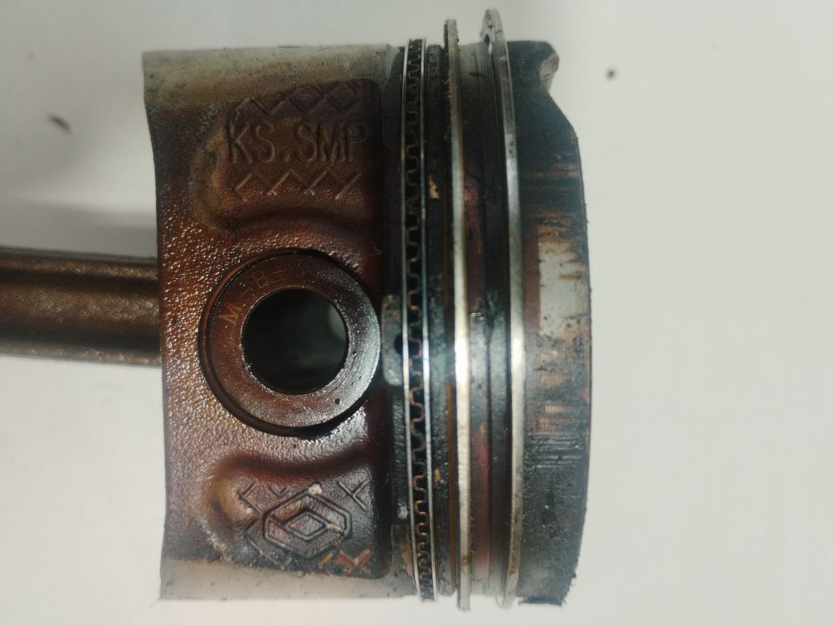 Piston y Biela Renault Clio II Fase I (B/CBO) 1998-2001