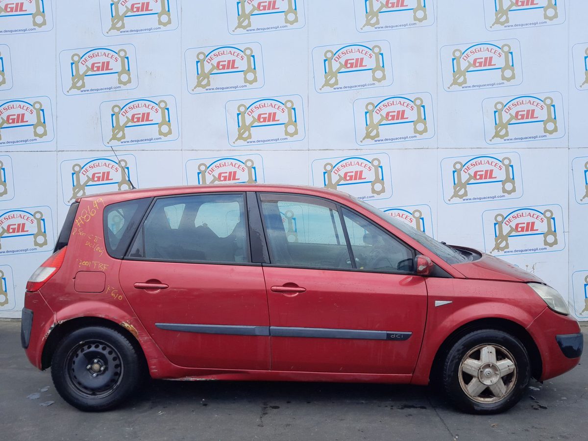 Renault Scenic II del que se desmontó esta pieza