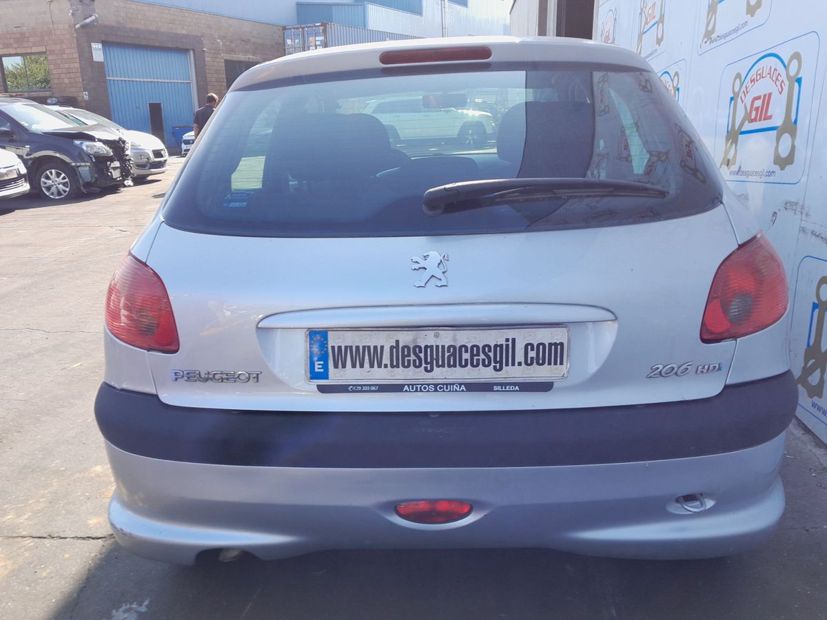 Peugeot 206 del que se desmontó esta pieza