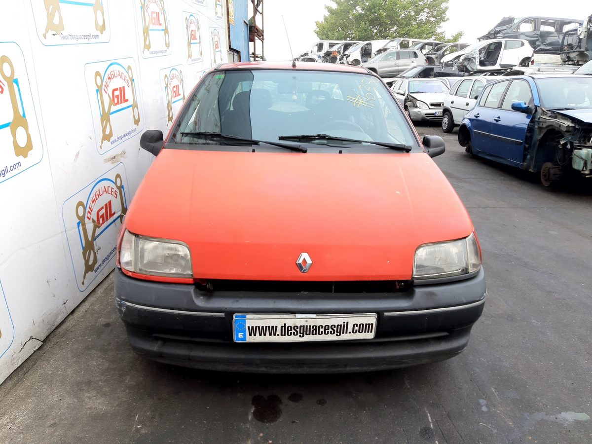Renault Clio I Fase I+II (B/C57) del que se desmontó esta pieza