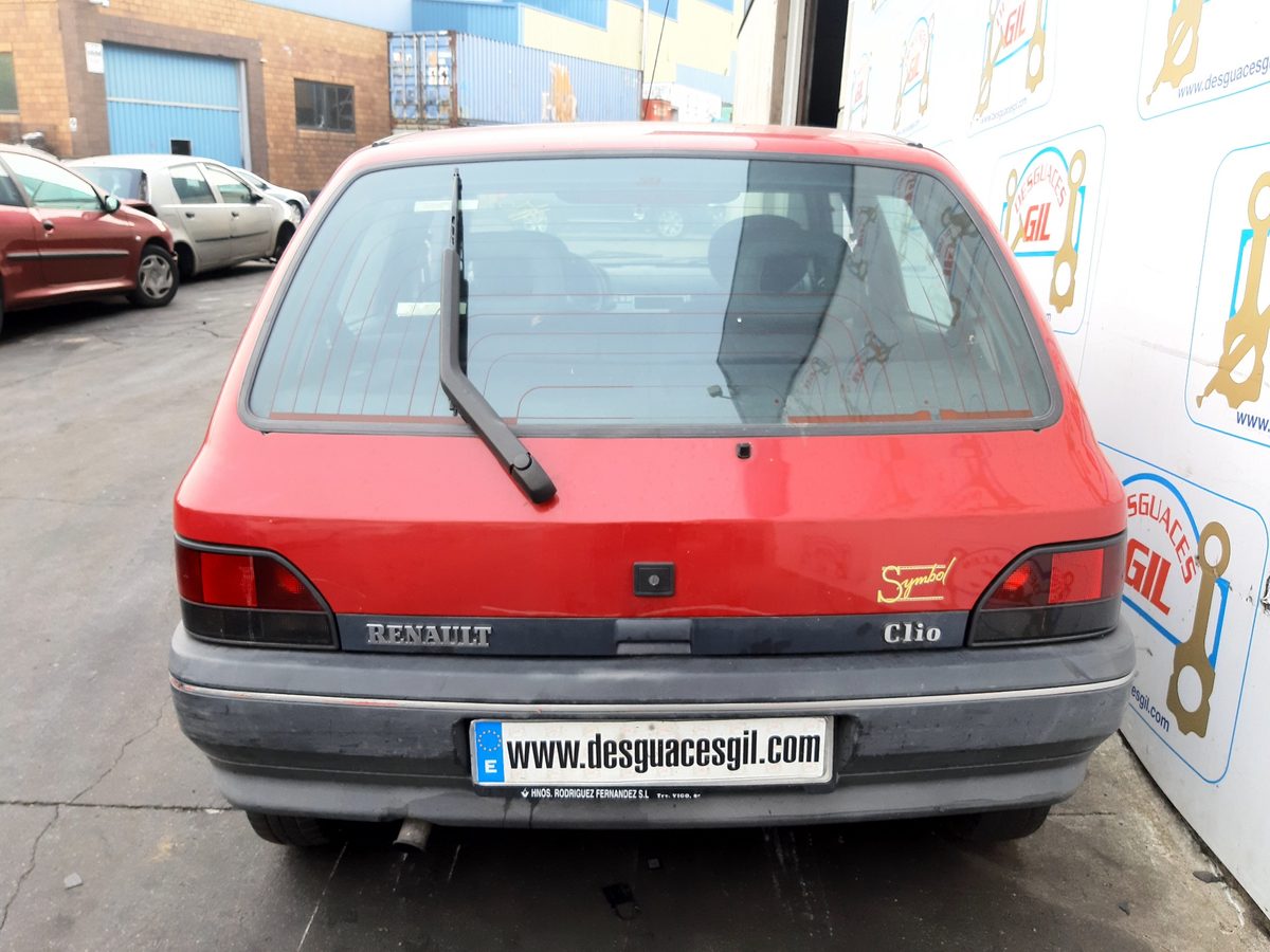 Renault Clio I Fase I+II (B/C57) del que se desmontó esta pieza