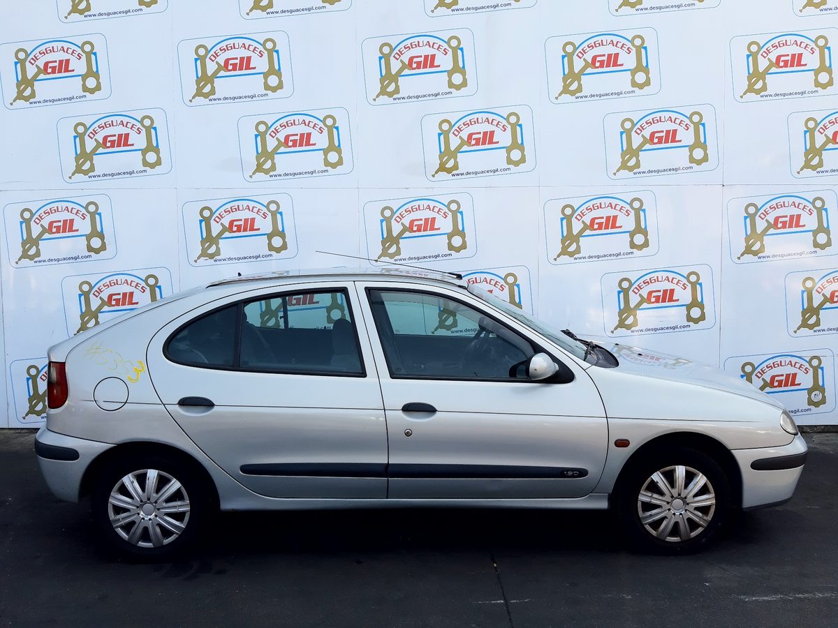 Renault Megane I Fase 2 Gandtour (KA..) del que se desmontó esta pieza