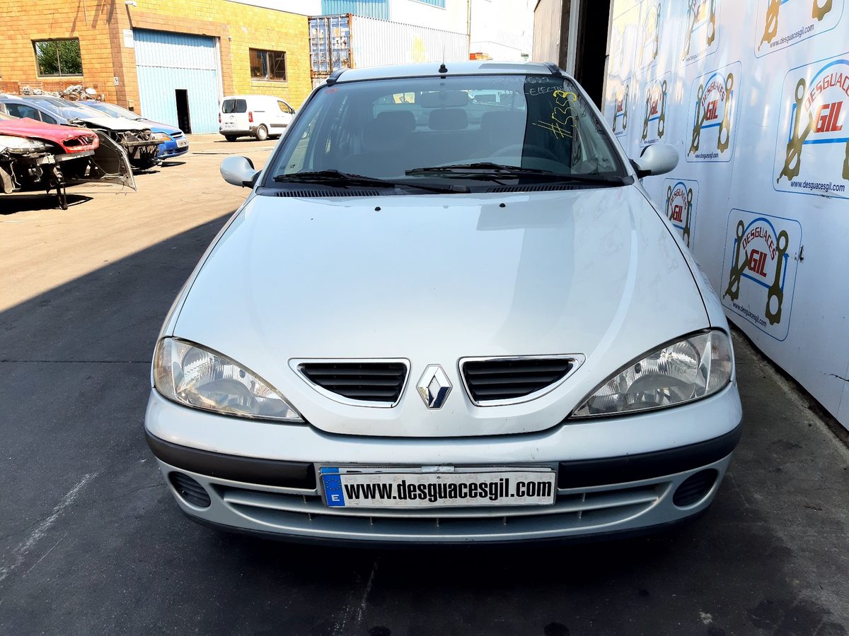 Renault Megane I Fase 2 Gandtour (KA..) del que se desmontó esta pieza