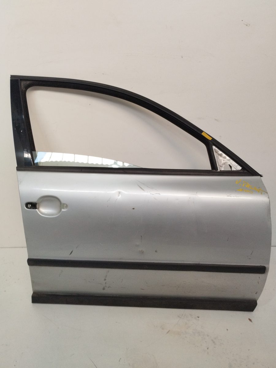 Puerta Delantera Derecha Volkswagen Passat (3B3) 2000-2005