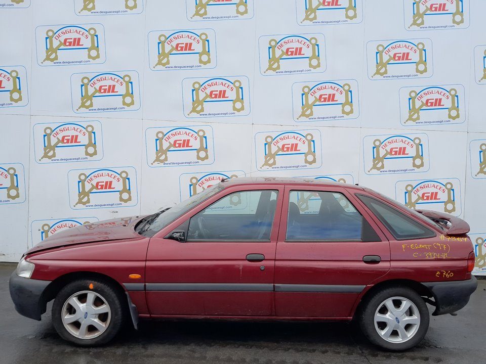 Ford Escort del que se desmontó esta pieza