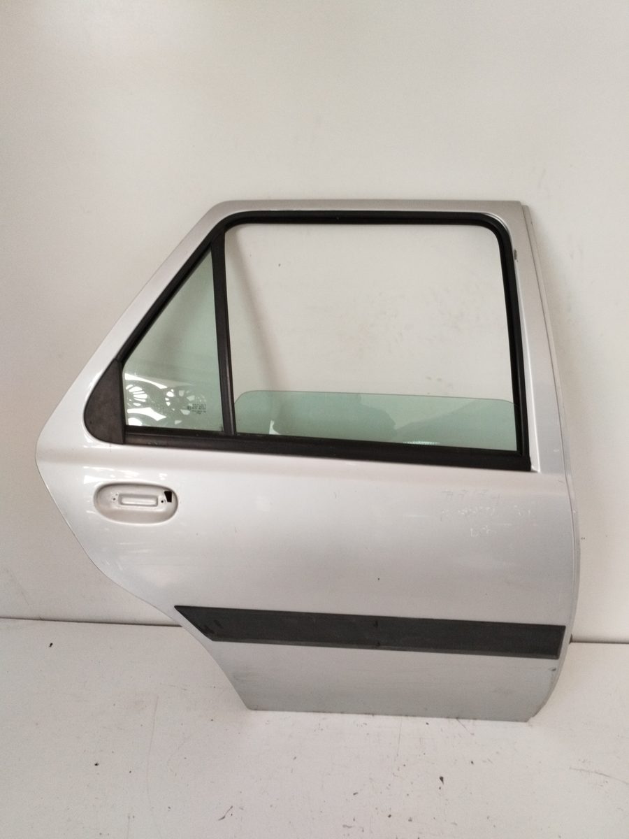 Puerta Trasera Derecha Ford Fiesta (DX) 1999-2002