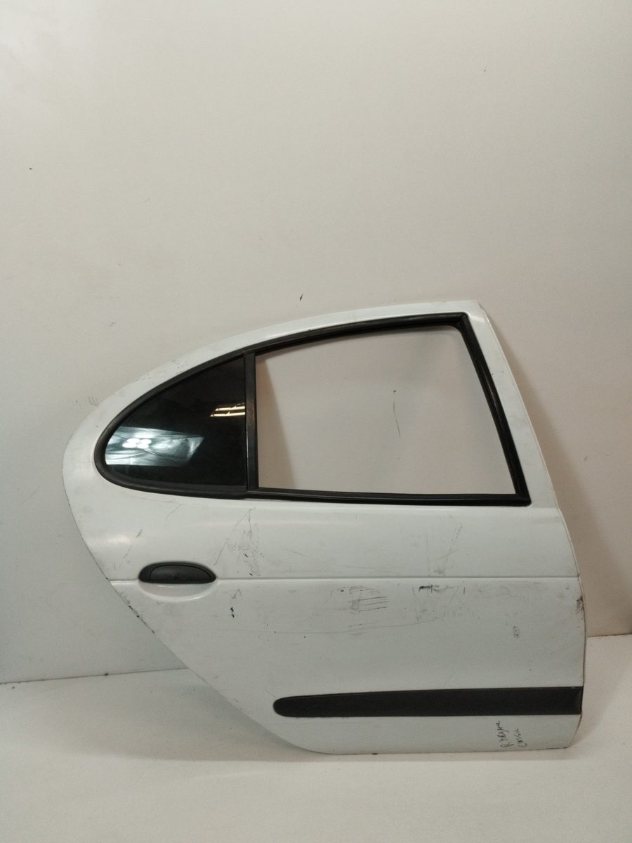 Puerta Trasera Derecha Renault Megane I Classic (LA0) 1996-2001