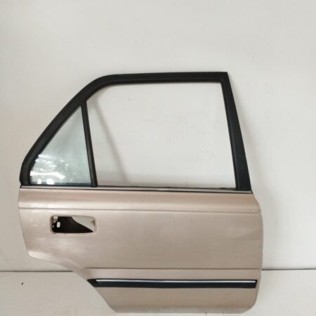 Puerta Trasera Derecha Toyota Corolla 1986-1990