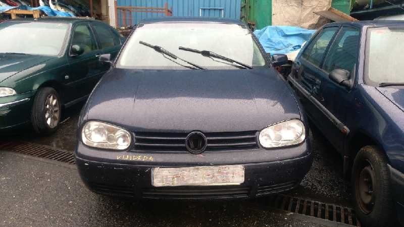 Volkswagen Golf IV (1J1) del que se desmontó esta pieza