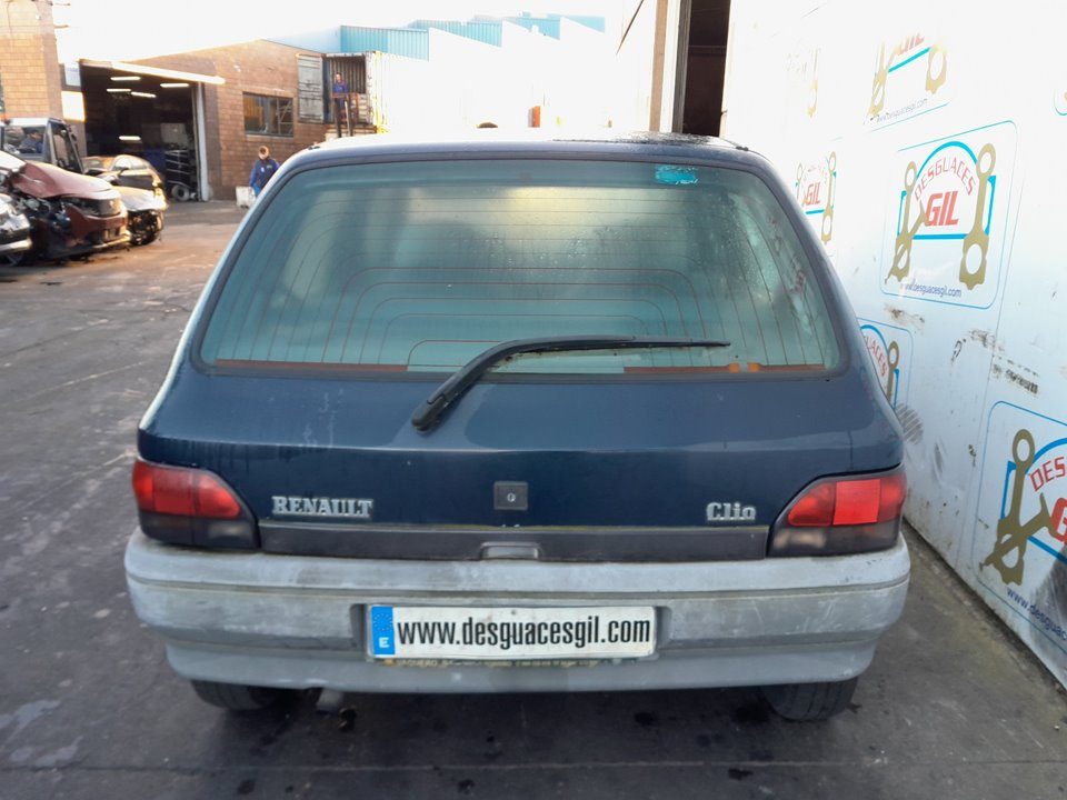 Renault Clio I Fase I+II (B/C57) del que se desmontó esta pieza