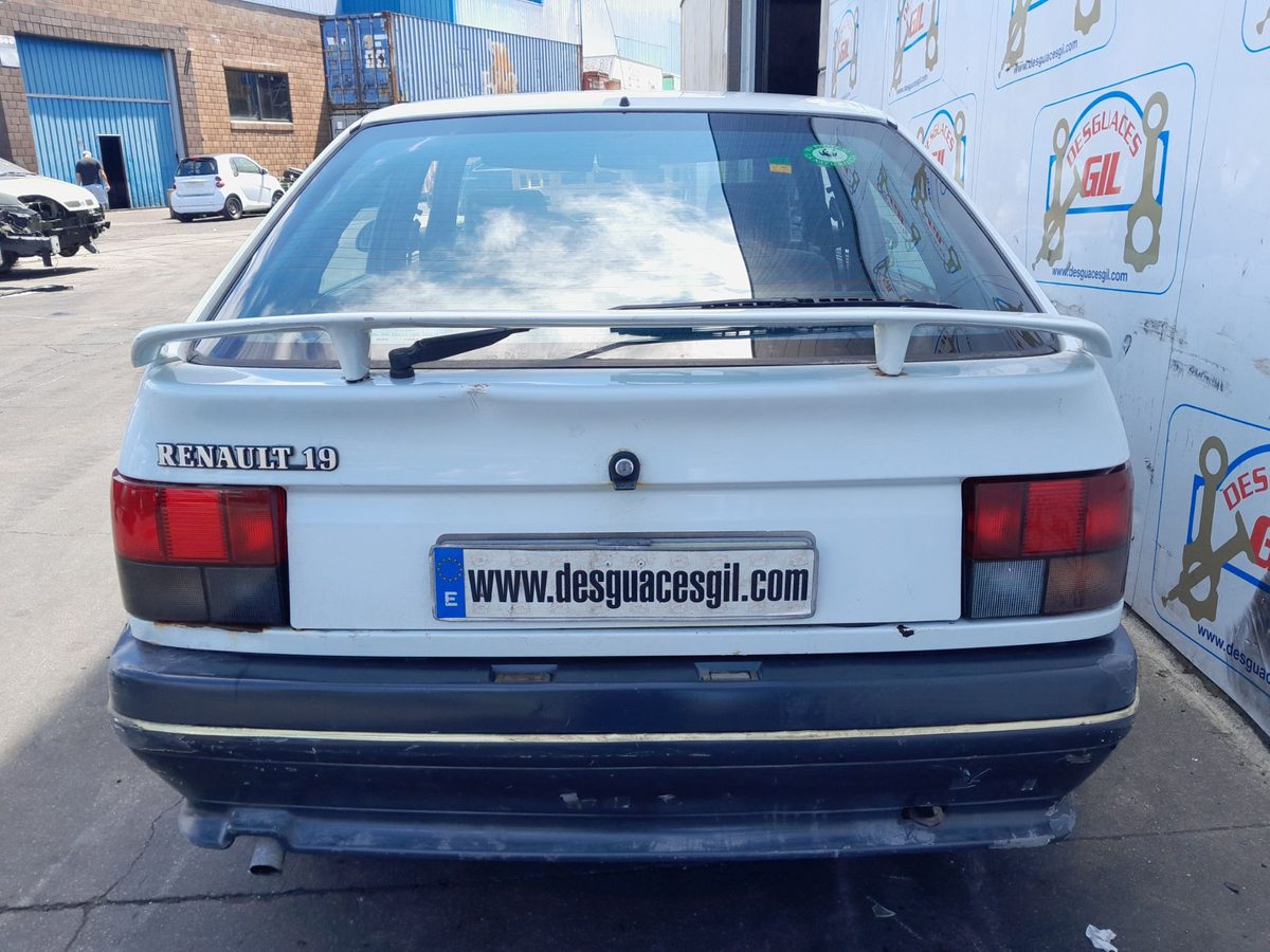 Renault 19 Hatchback (B/C53) del que se desmontó esta pieza