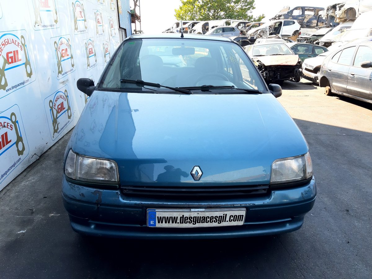 Renault Clio I Fase I+II (B/C57) del que se desmontó esta pieza