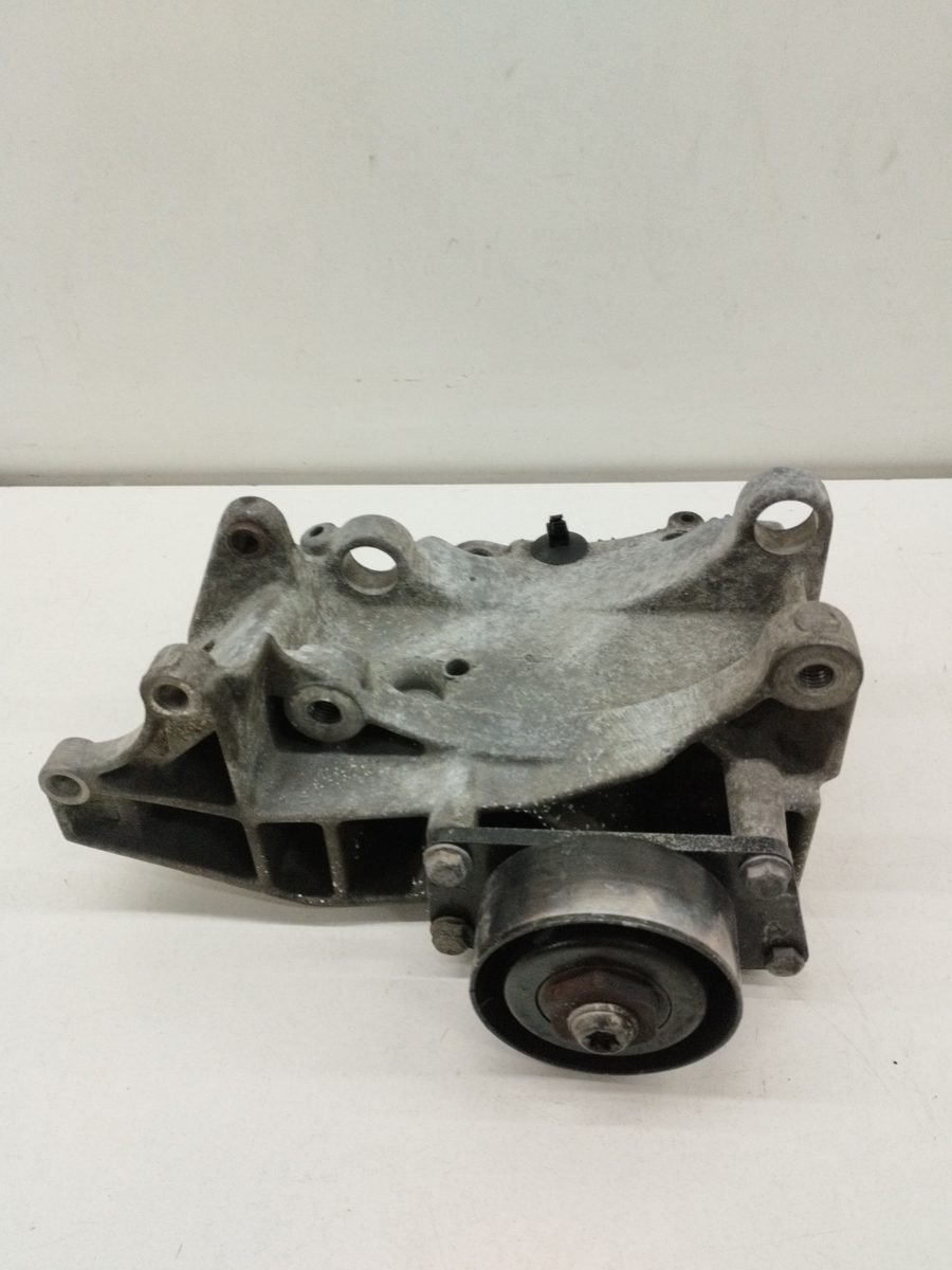 Soporte Alternador Peugeot 206 Berlina 1998-2010 XS 1.4L 55kW