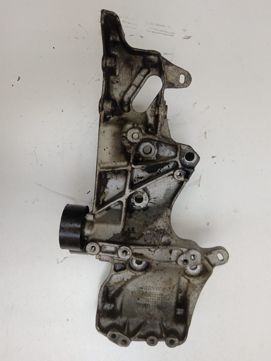 Soporte Alternador Renault Megane I Classic (LA0) 1996-2001 1.4e RN 1.4L 55kW