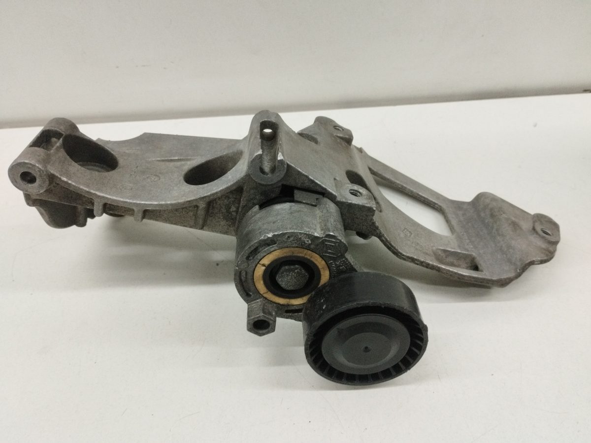 Soporte Alternador Renault Megane Ii Berlina 5p 2002-2009 1.5 dCi Diesel 8200279705