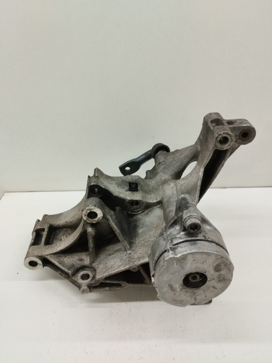 Soporte Alternador Volkswagen Golf Iii Berlina (1H1) 1991-1998 1.9 TDI 1.9L 81kW 028903143