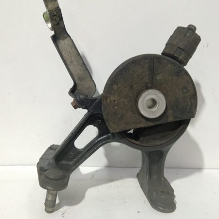 Soporte Motor Trasero Toyota Corolla (E15) 2006-2011 Luna 2.0L 93kW AV83638