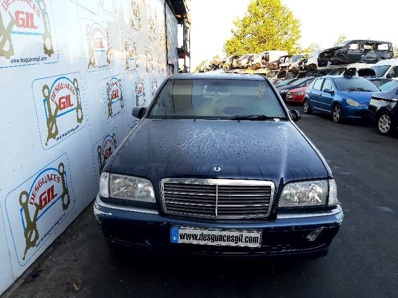 Mercedes-Benz Clase C (W202) del que se desmontó esta pieza