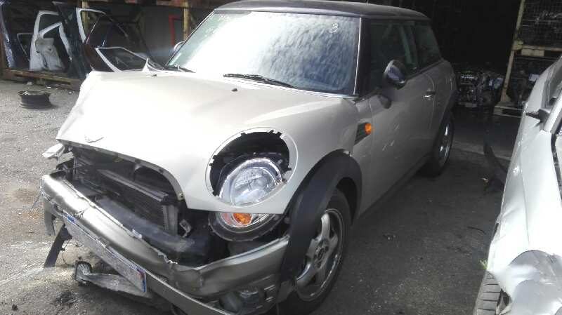 Mini Mini (R56) del que se desmontó esta pieza