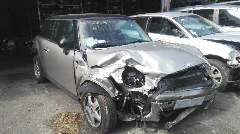 Mini Mini (R56) del que se desmontó esta pieza