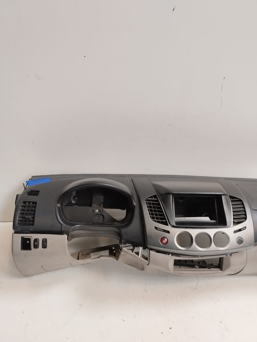 Tablero Puerta a Puerta Mitsubishi L 200 (KA0/KB0) 2006-2015